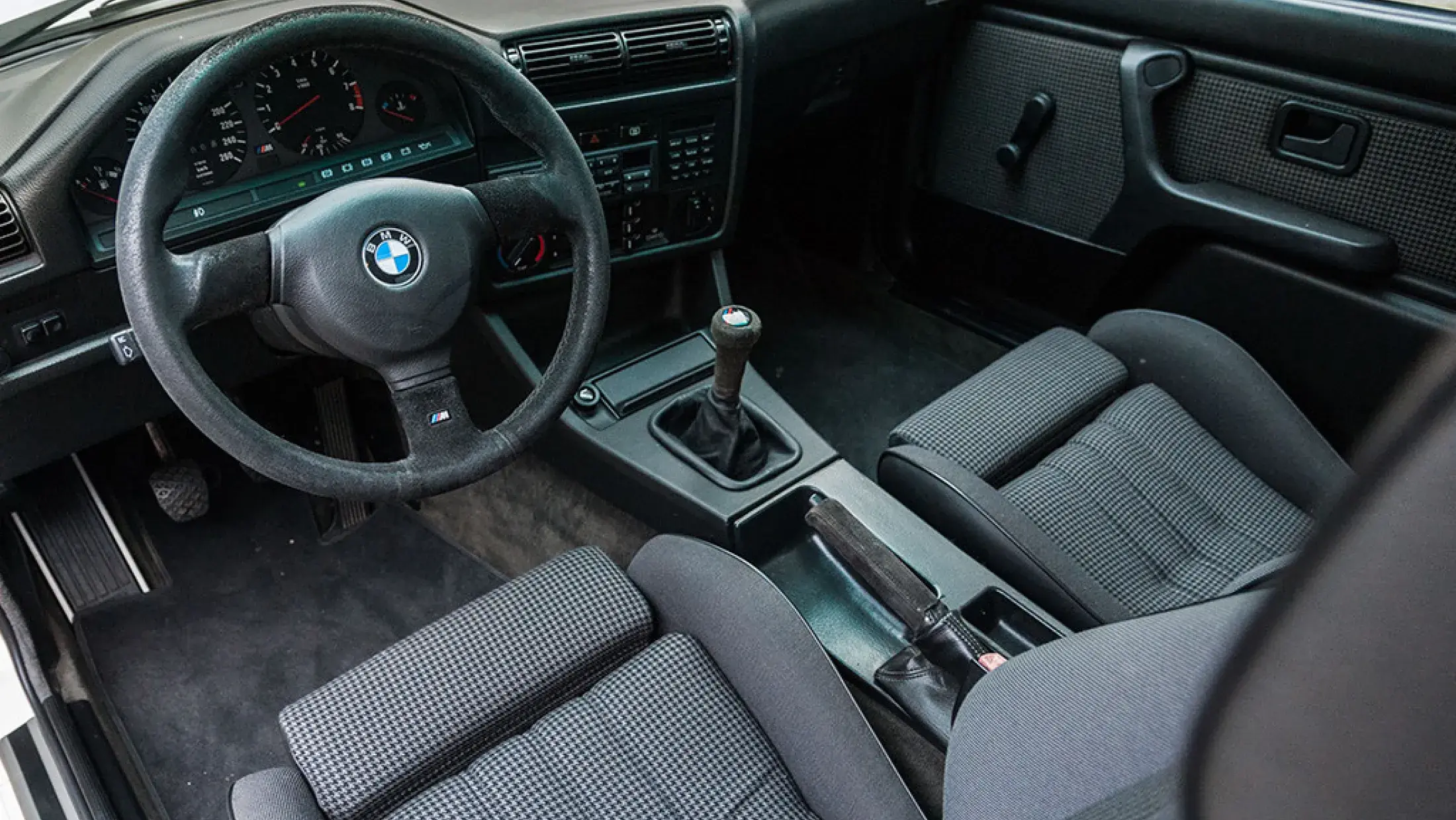 BMW M3 E30 Alpinweiss Bergwerff