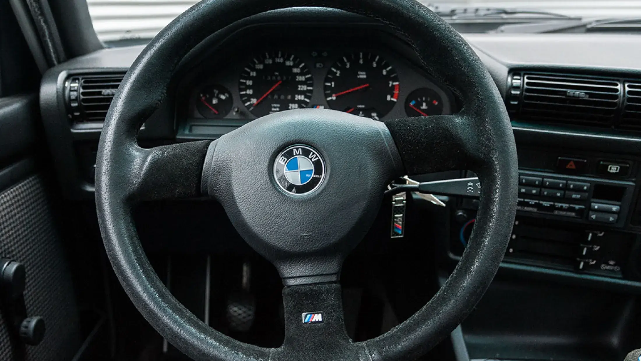 BMW M3 E30 Alpinweiss Bergwerff