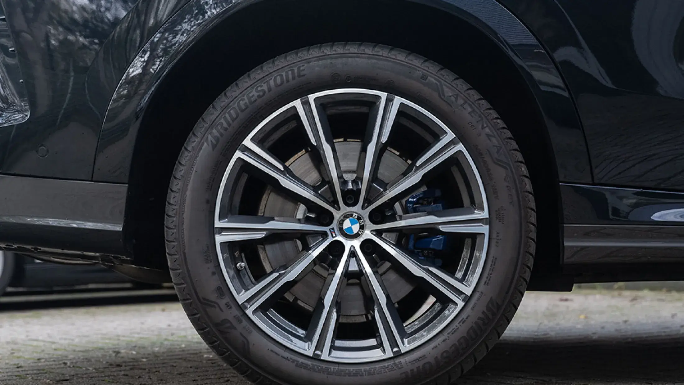 BMW X6 xDrive30d High Executive M-Sport Carbonschwarz G06 Bergwerff