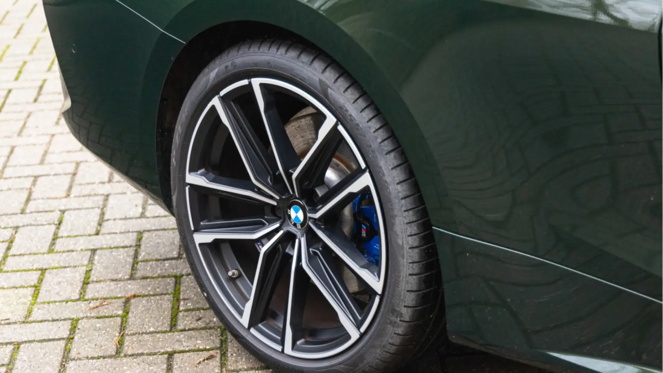 BMW 430i Cabrio G23 San Remo Grun metallic Leder Vernasca Oyster stiksel Schwarz 2021