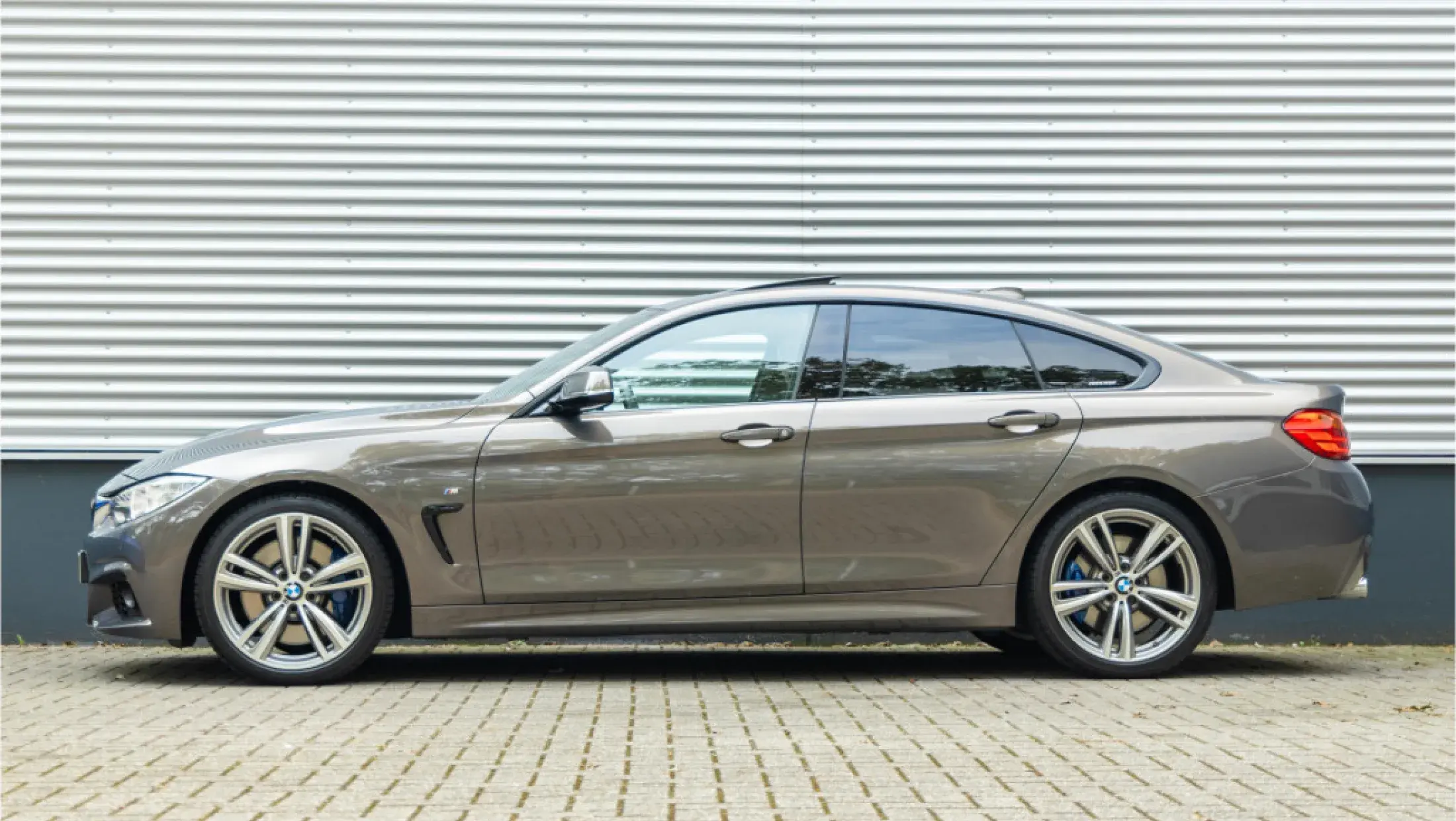 BMW 440i Gran Coupe Champagner Quarz Metallic Individuak erweiterte Lederausstattung Kaschmirbei