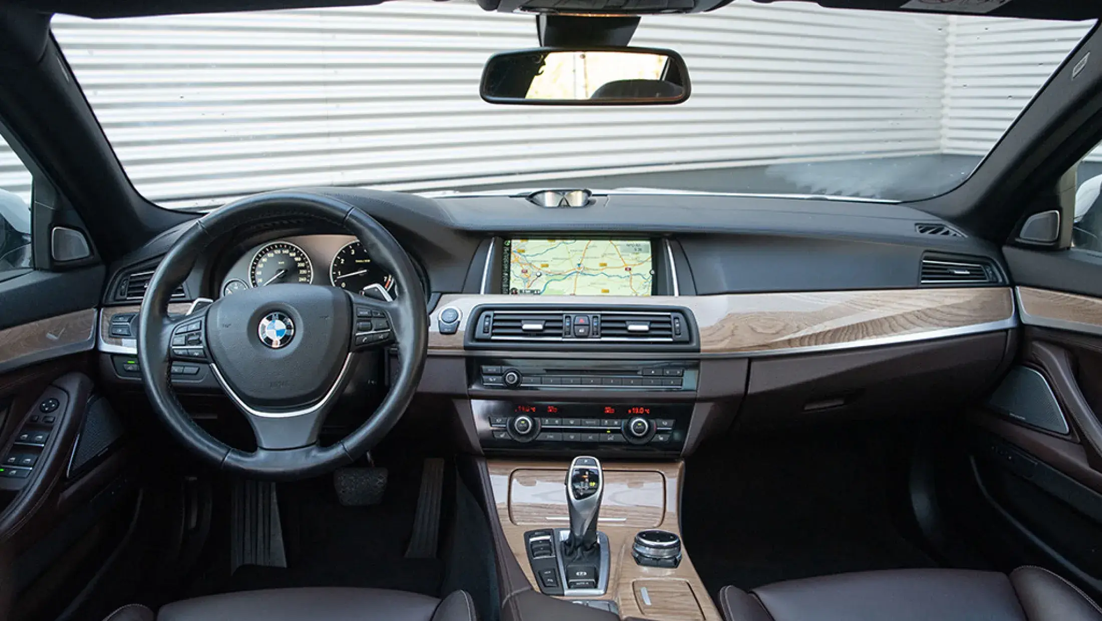 BMW 550i Touring Full-option Mineralweiss Exklusivleder Nappa Mokka Schwarz F11 Bergwerff