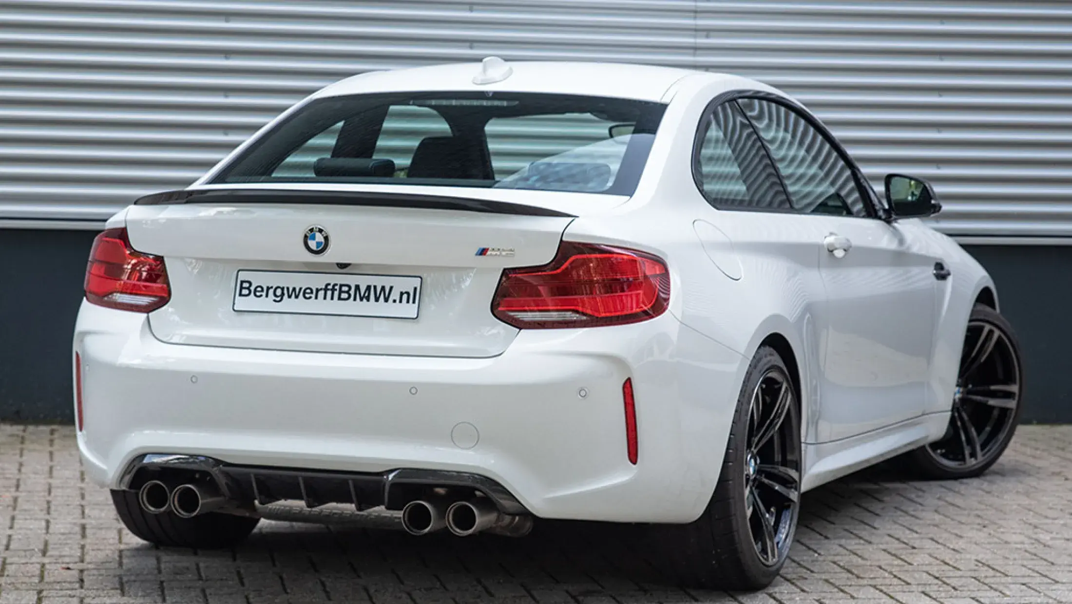 BMW M2 Coupé DCT M-Performance uitlaat Alpinweiss III F87 Bergwerff