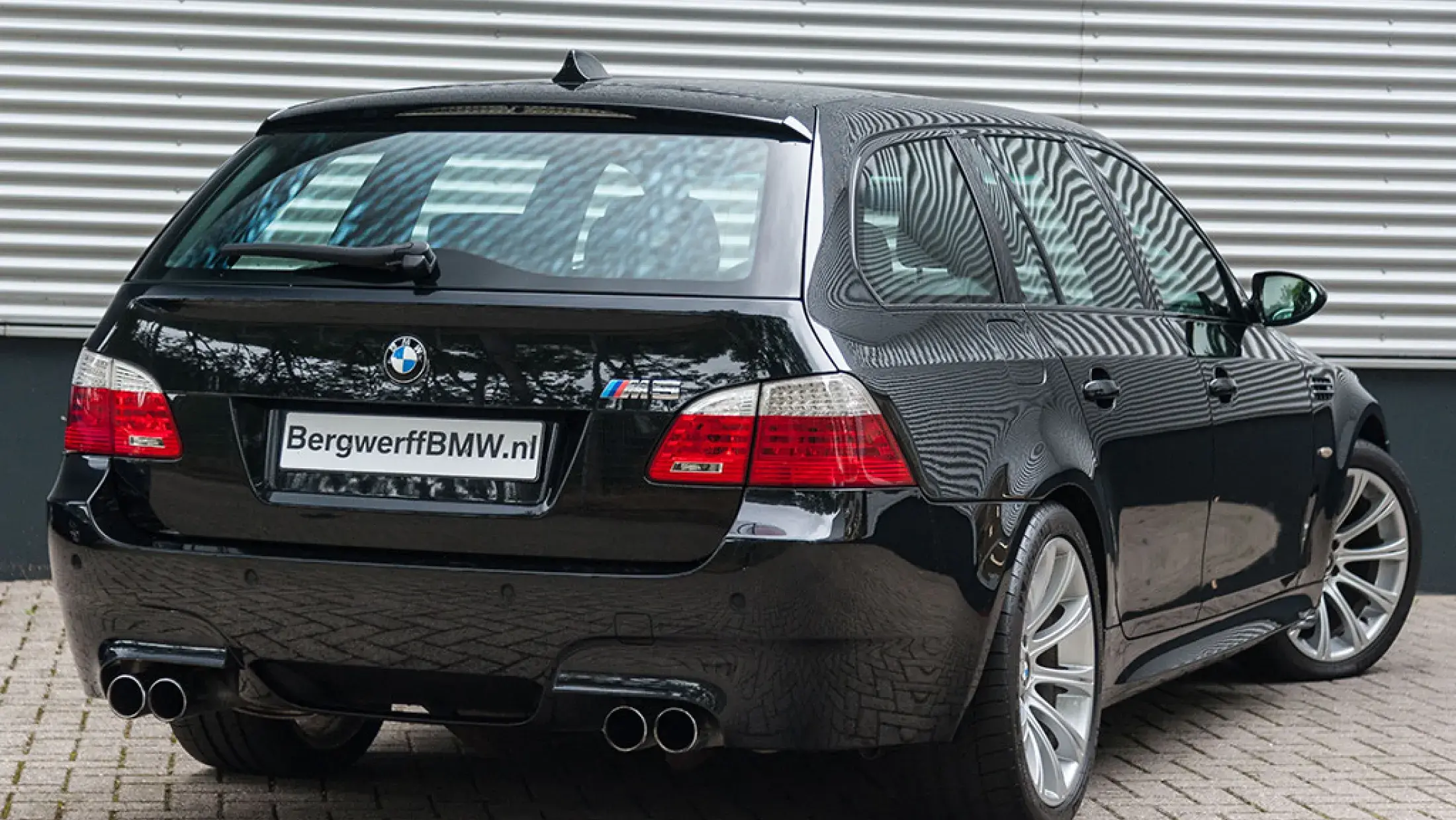 BMW M5 Touring E61 LCI Lagerschalen and new Clutch V10 Saphir Zwart Bergwerff