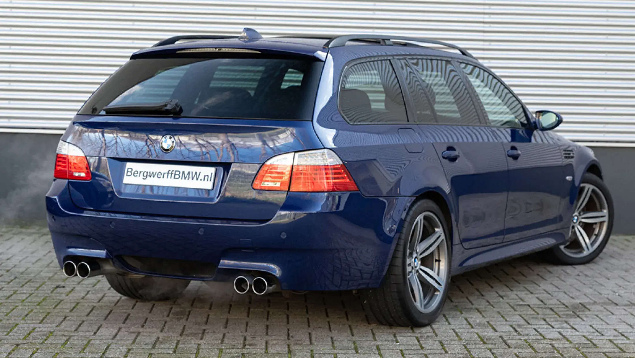 BMW M5 Touring Interlagosblau Volleder Merino  Schwarz E61 Bergwerff
