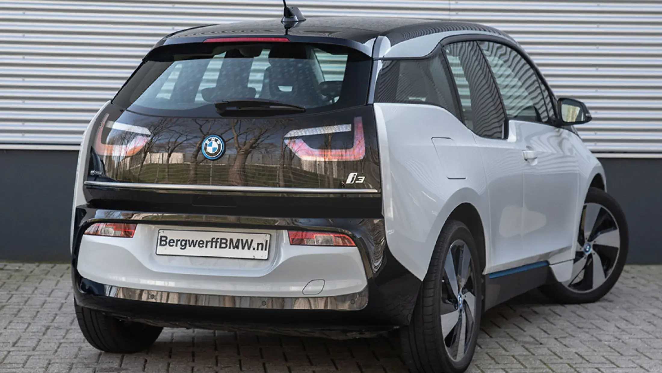 BMW i3 120Ah Driving Assistant Plus Capparisweiss I01 Bergwerff