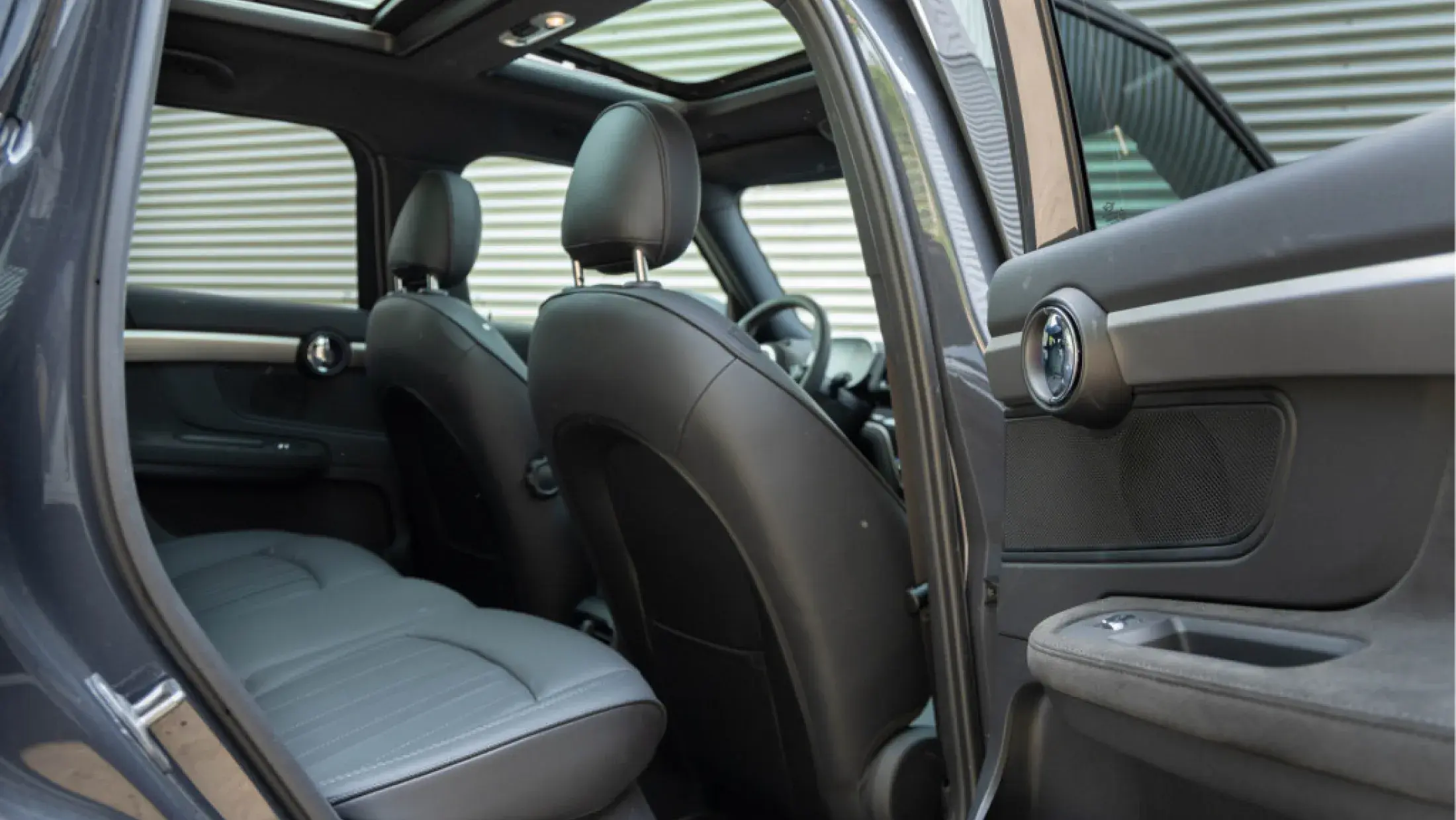 MINI Cooper SE Countryman Thunder Grey SUV F60 MINI Yours leer lounge carbon black
