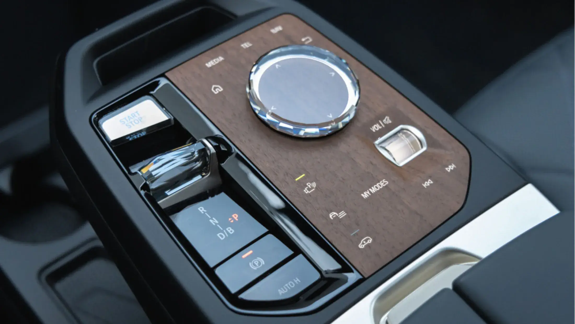 BMW iX xDrive50 i20 Sophistograu Interieurdesign Suite Amido Electric 2021