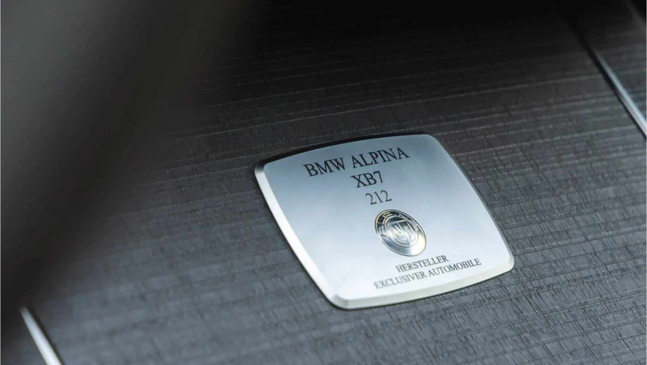 ALPINA XB7 Manhattan metallic BMW Individual Vollederausstattung Schwarz 2023