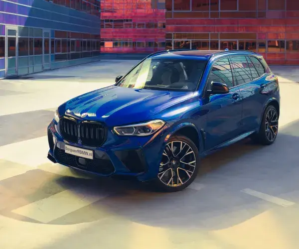 BMW X5 M Competition F95 Marina Bay Blue Merino Silverstone volleder SUV Bergwerff