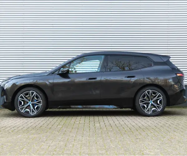 BMW iX xDrive50 i20 Sophistograu Interieurdesign Suite Amido Electric 2021