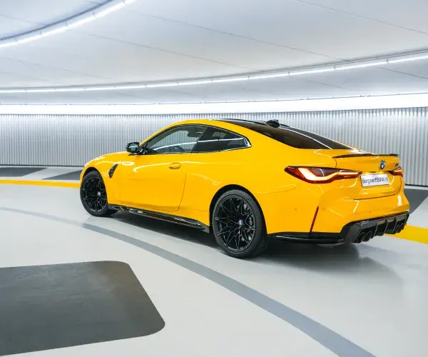 BMW M4 Coupe Competition Individual Speed Yellow Speedgelb Volleder Merino Schwarz G82