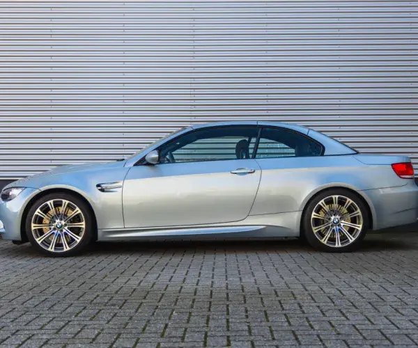 BMW E93 M3 DCT Silver Stone II Metallic Lagerschalen MPerformance uitlaat Individual Audio