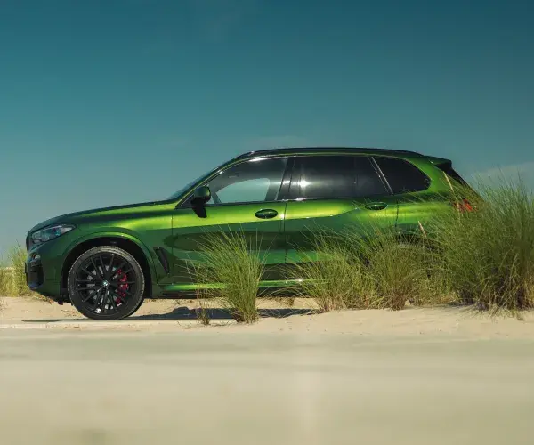 BMW X5 M50i G05 Individual Special Request Verde Ermes Metallic BMW Individual vollederen bekleding Tartufo