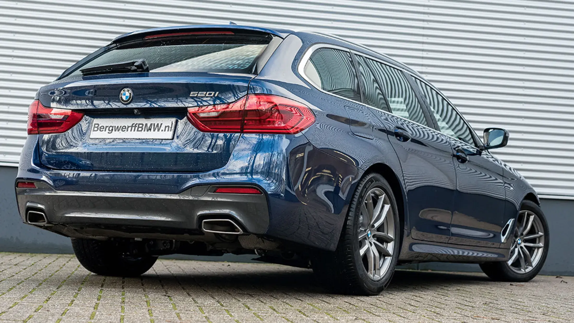 BMW 520i Touring High Executive M-Sport Mediterranblau G31 Bergwerff