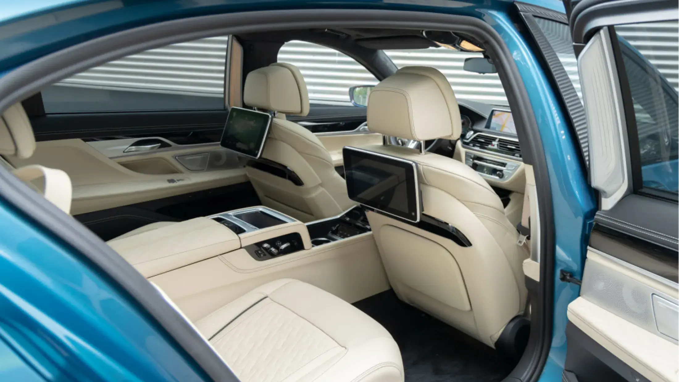 BMW 7-serie 745Le xDrive Individual Maldives Blue G12 Bergwerff