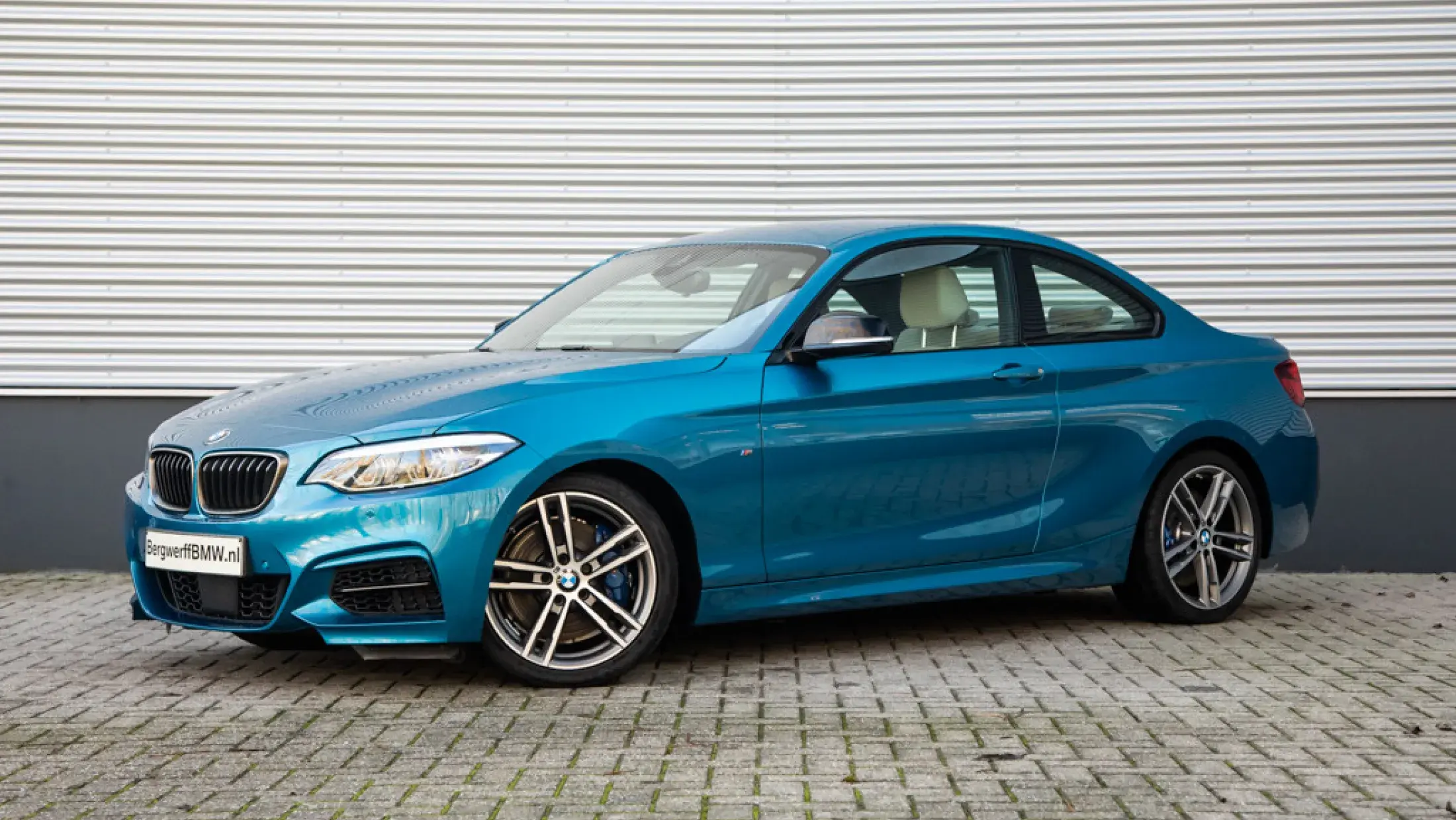 BMW M240i Coupé High Executive Long Beach Blue F22 Bergwerff