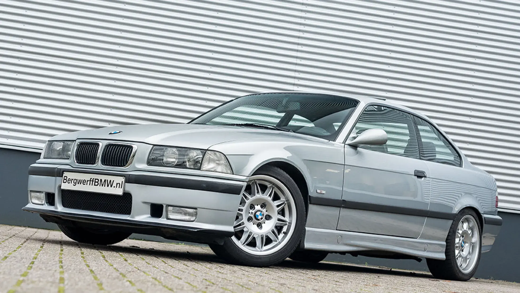 BMW M3 Coupé 3.2 H6 Arktissilber E36 Bergwerff