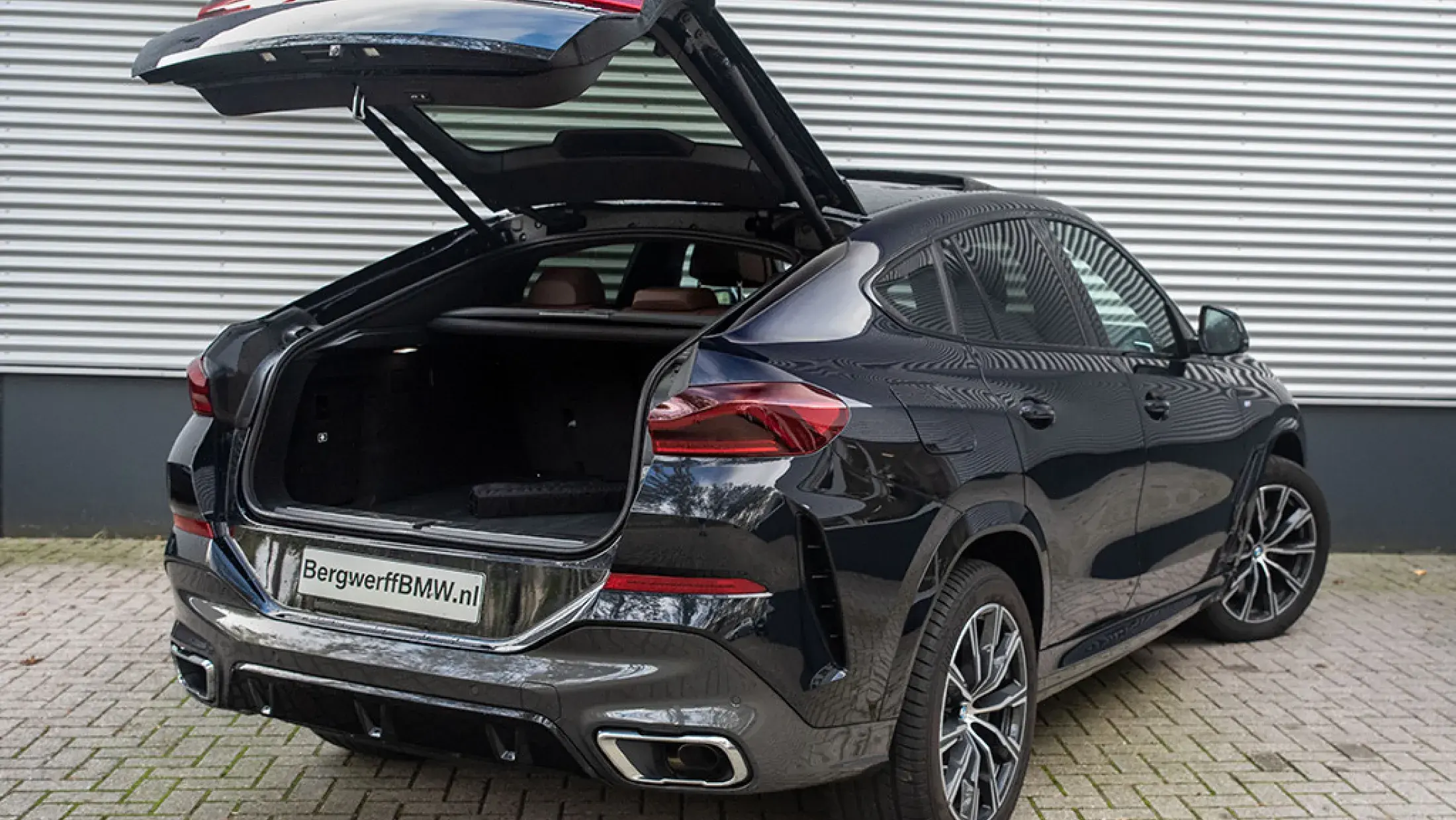 BMW X6 xDrive30d High Executive M-Sport Carbonschwarz G06 Bergwerff