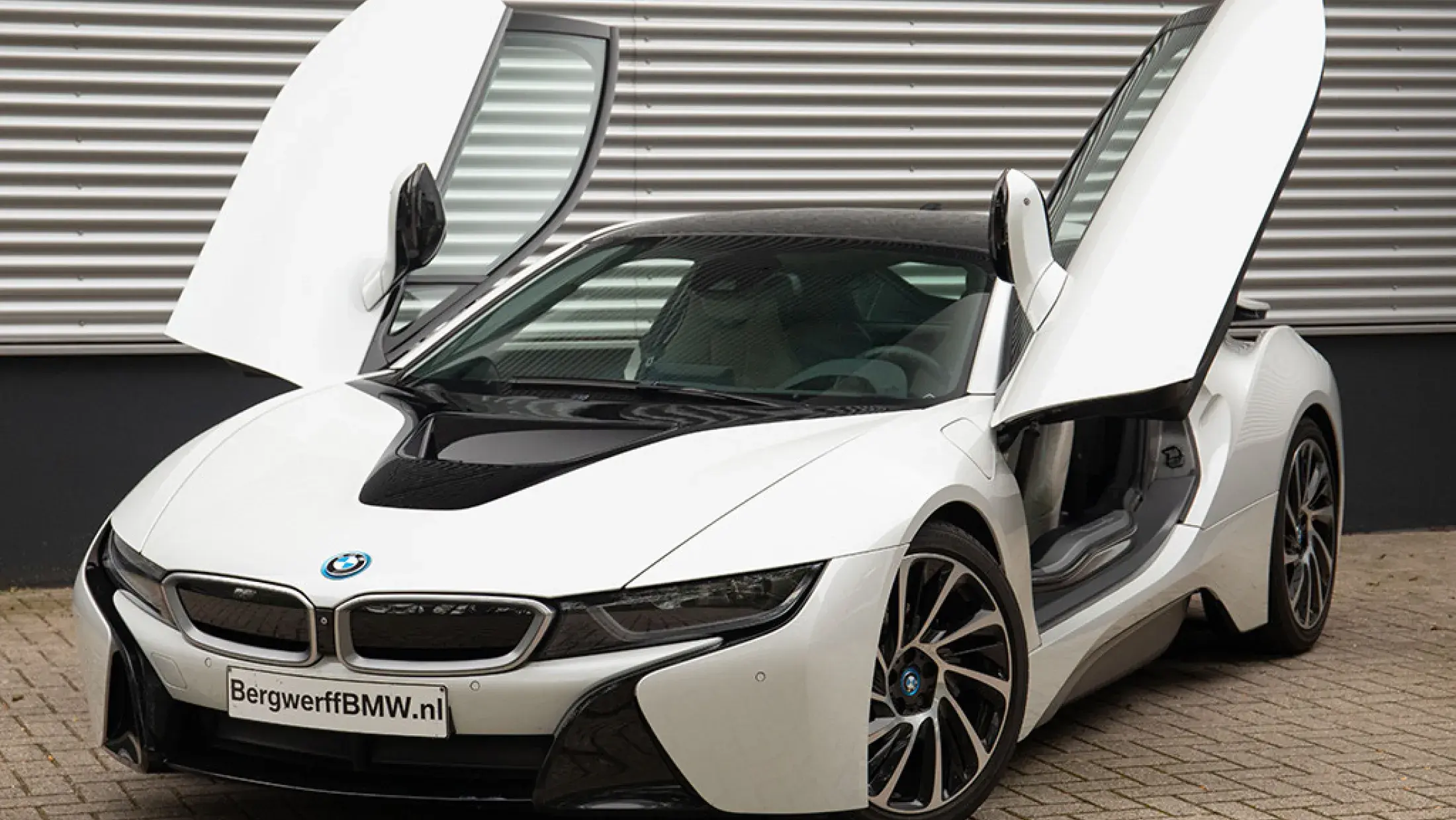 BMW i8 1.5 Kristallweiss Spheric Carumgra I12 Bergwerff