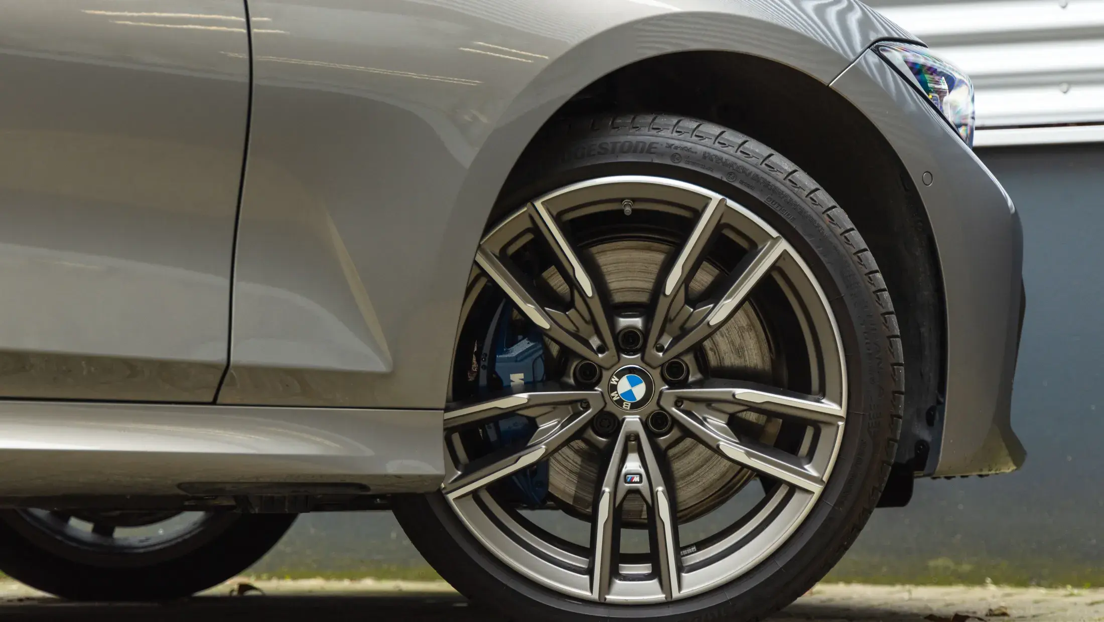 BMW M340i Touring Individual oxidgrau metallic G21