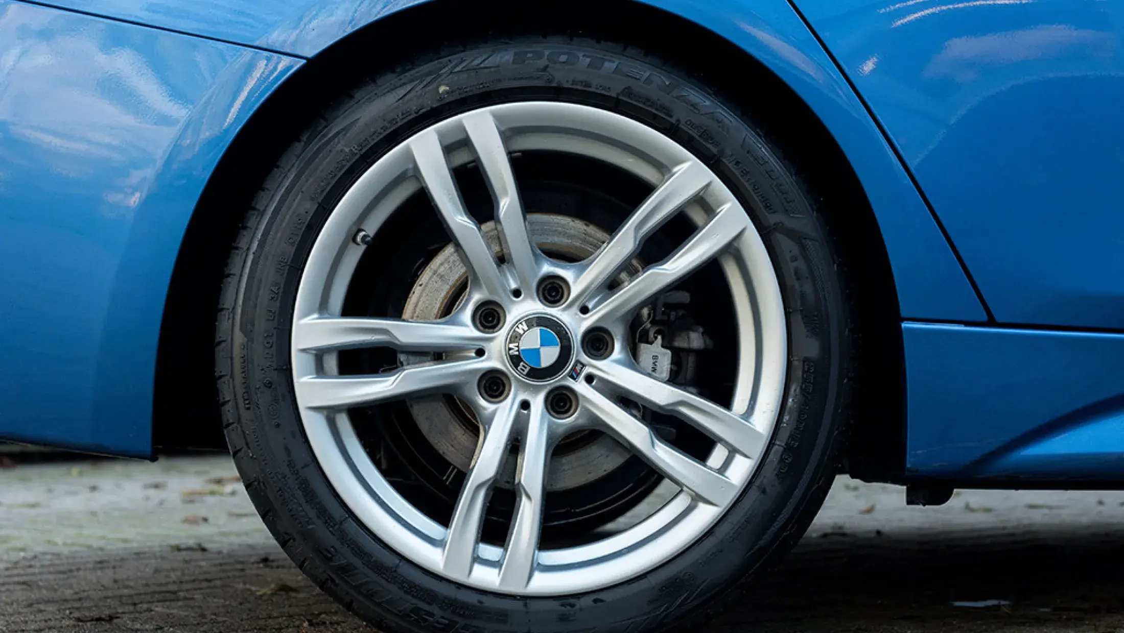 BMW 330e M-Sport Estoril Blau F30 Bergwerff