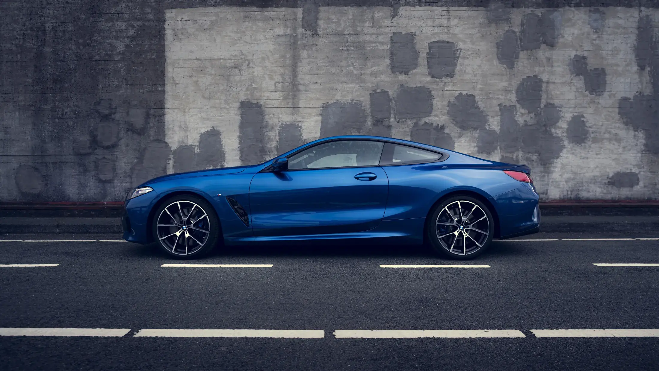 BMW 840i Coupe G15 Sonic Speed Blue Metallic BMW Individual uitgebreid lederen bekleding Merino Schwarz