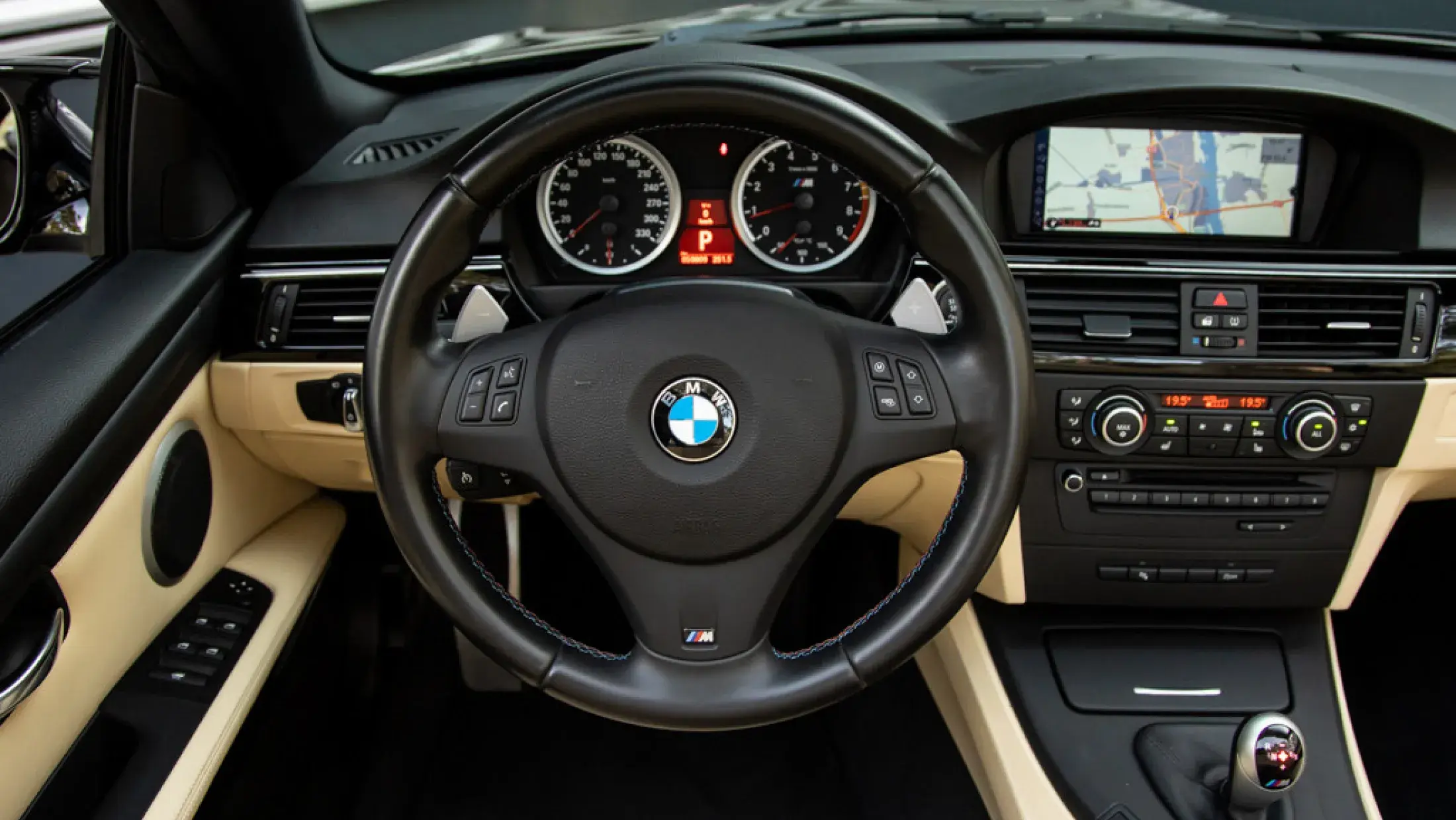 BMW E93 M3 Cabrio DCT Sepang Bronze Individual Uitgebreid lederen bekleding 2013