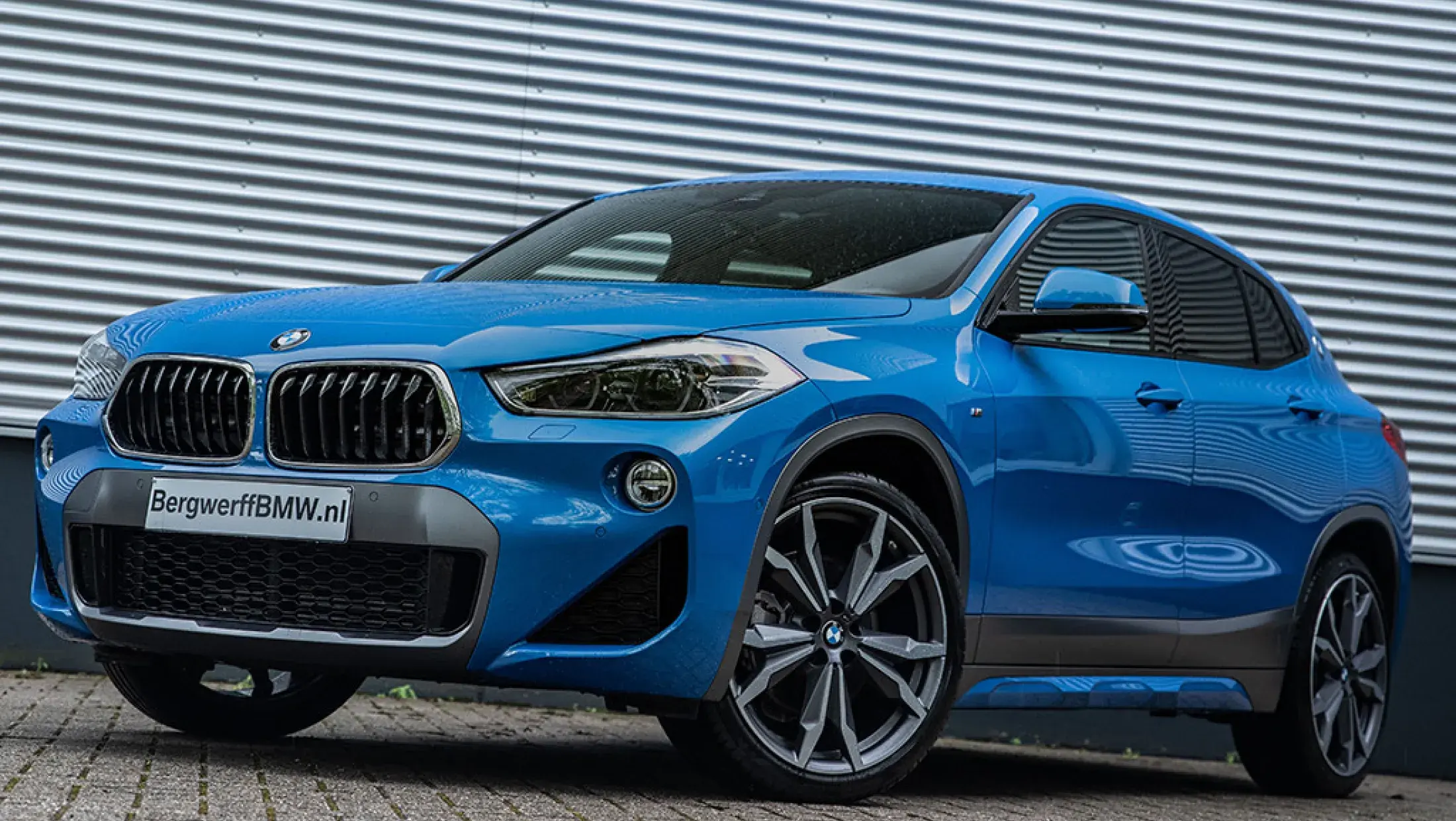 BMW X2 xDrive20i High Executive M-Sport X Memoryzetels Misano Blau Metallic F39 Bergwerff