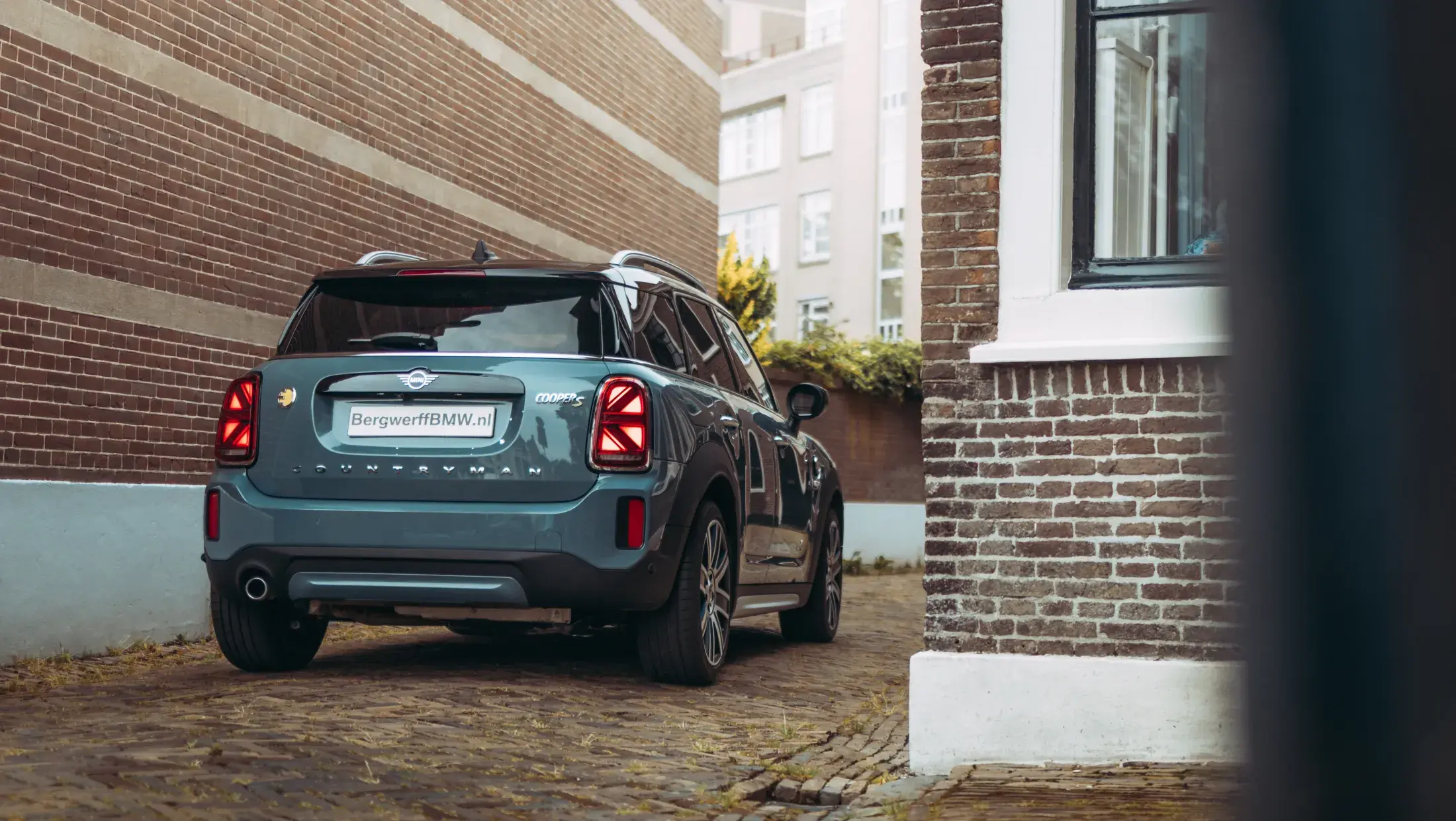 MINI Countryman Cooper SE MINI Yours Leer Lounge Carbon Black Sage Groen Metallic