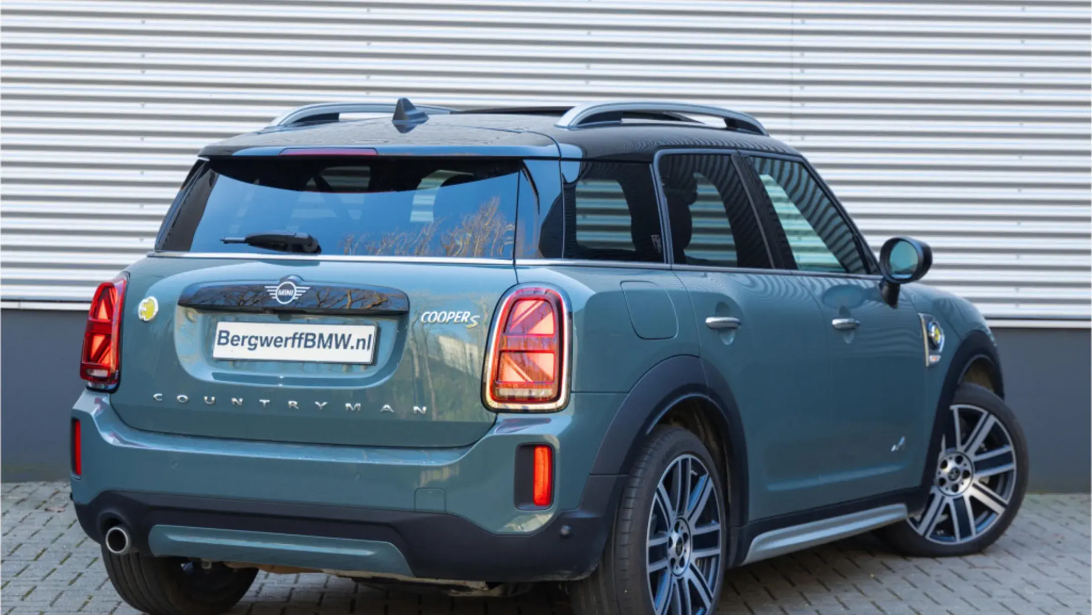 MINI Countryman Cooper SE MINI Yours Leer Lounge Carbon Black Sage Groen Metallic