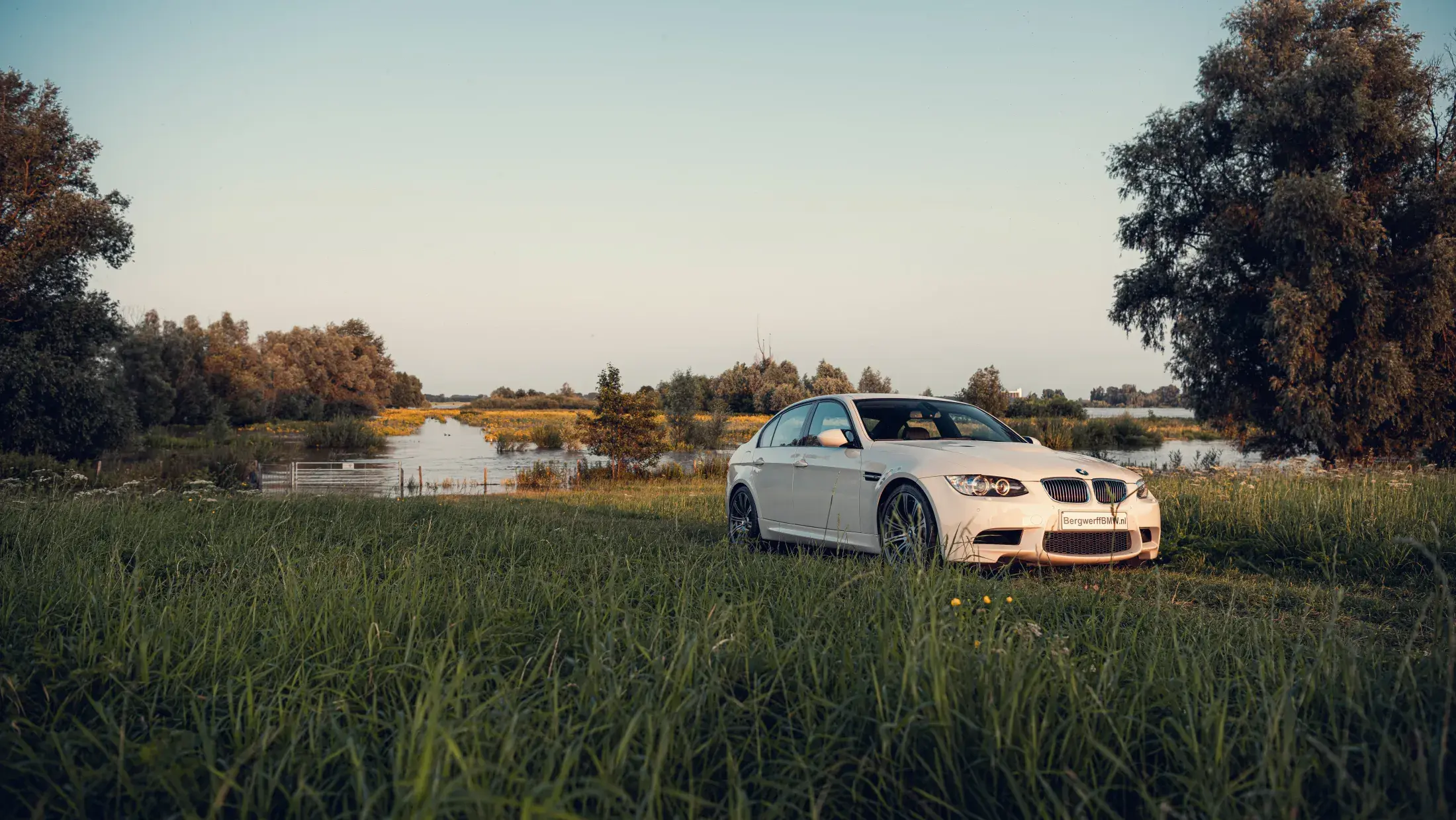 BMW E90 M3 DCT Handgeschakeld Manual Individual Audio Alpine White Leder Novillo Schwarz