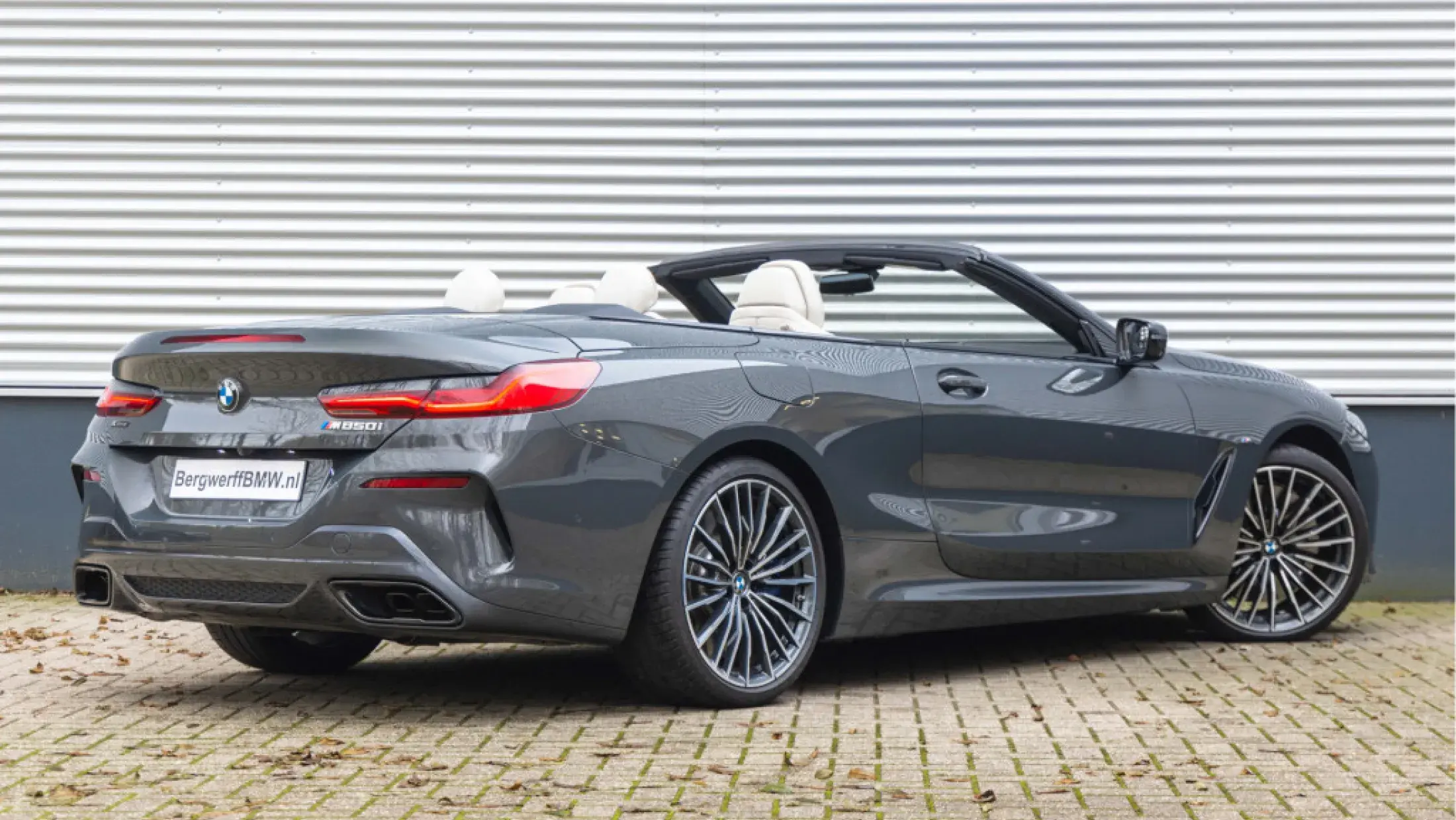 BMW M850i Cabrio G14 BMW Individual uitgebreid lederen bekleding Merino Elfenbeinweiss Dravitgrau metallic