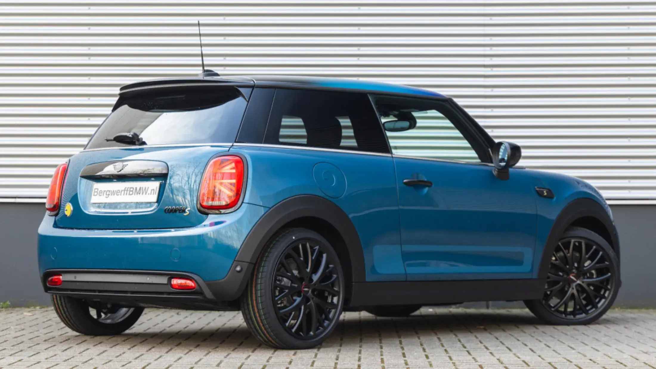 MINI Electric F56 Island Blue Stoff Leatherette combinatie Black Pearl Light Grey Hatchback