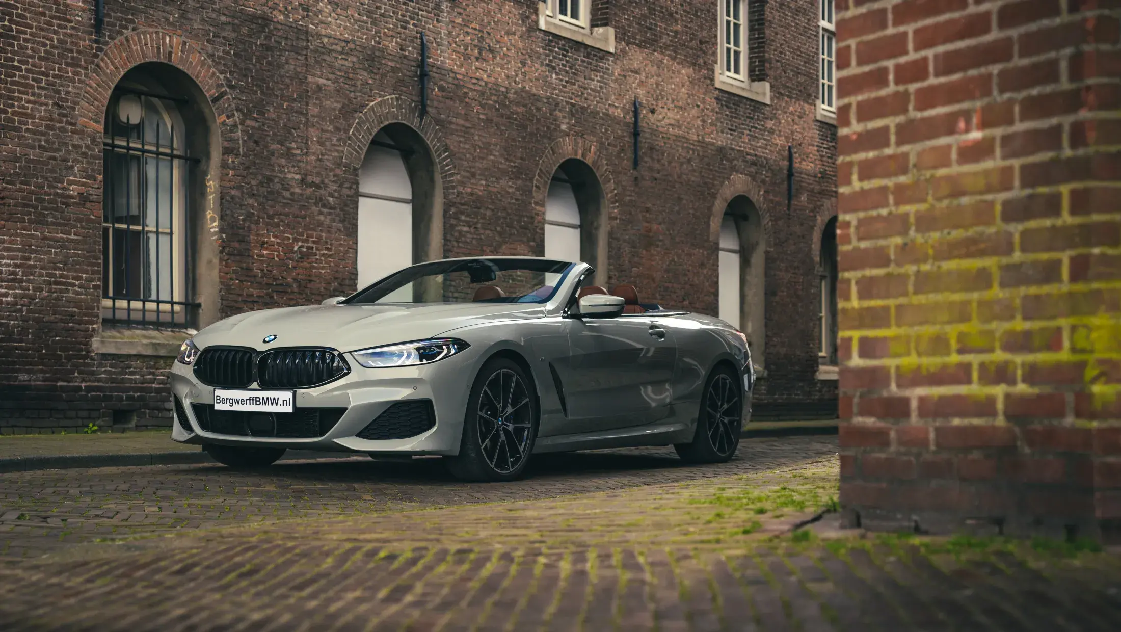 BMW 840i Cabrio Individual Special Request Mode Grau Fashion Grey G14 BMW Individual vollederen bekleding Merino Tartufo