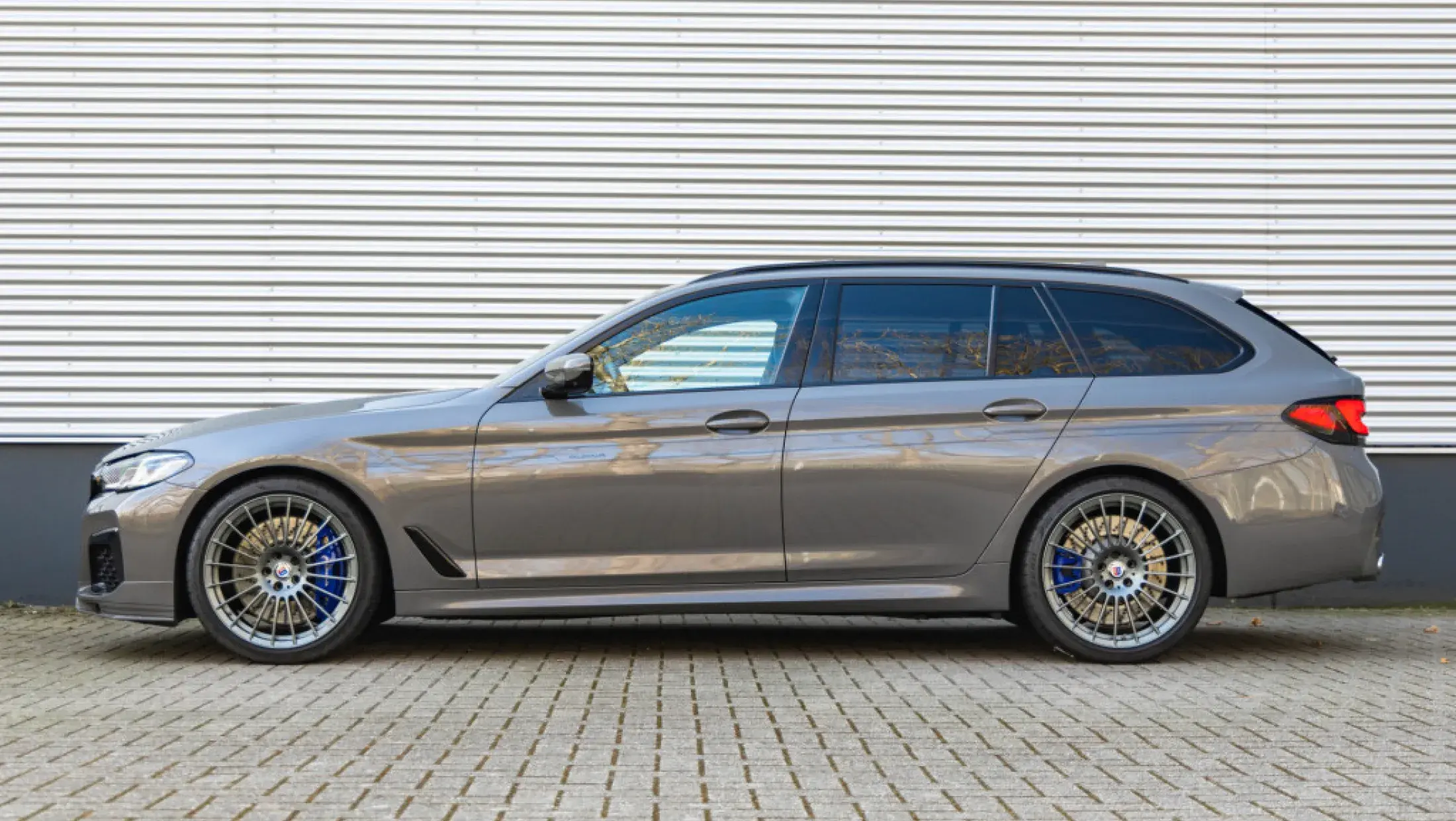 ALPINA B5 Touring Lavalina 2 G31 Berninagrau Bernstein effect metallic