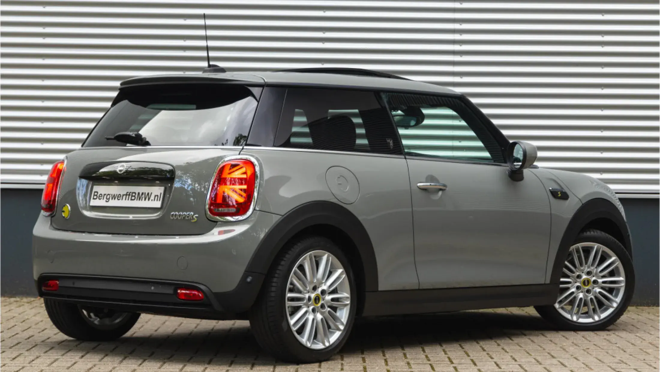 Mini Electric Yours - Facelift - Panorama - Stoel en Stuurverwarming - Head-up 2