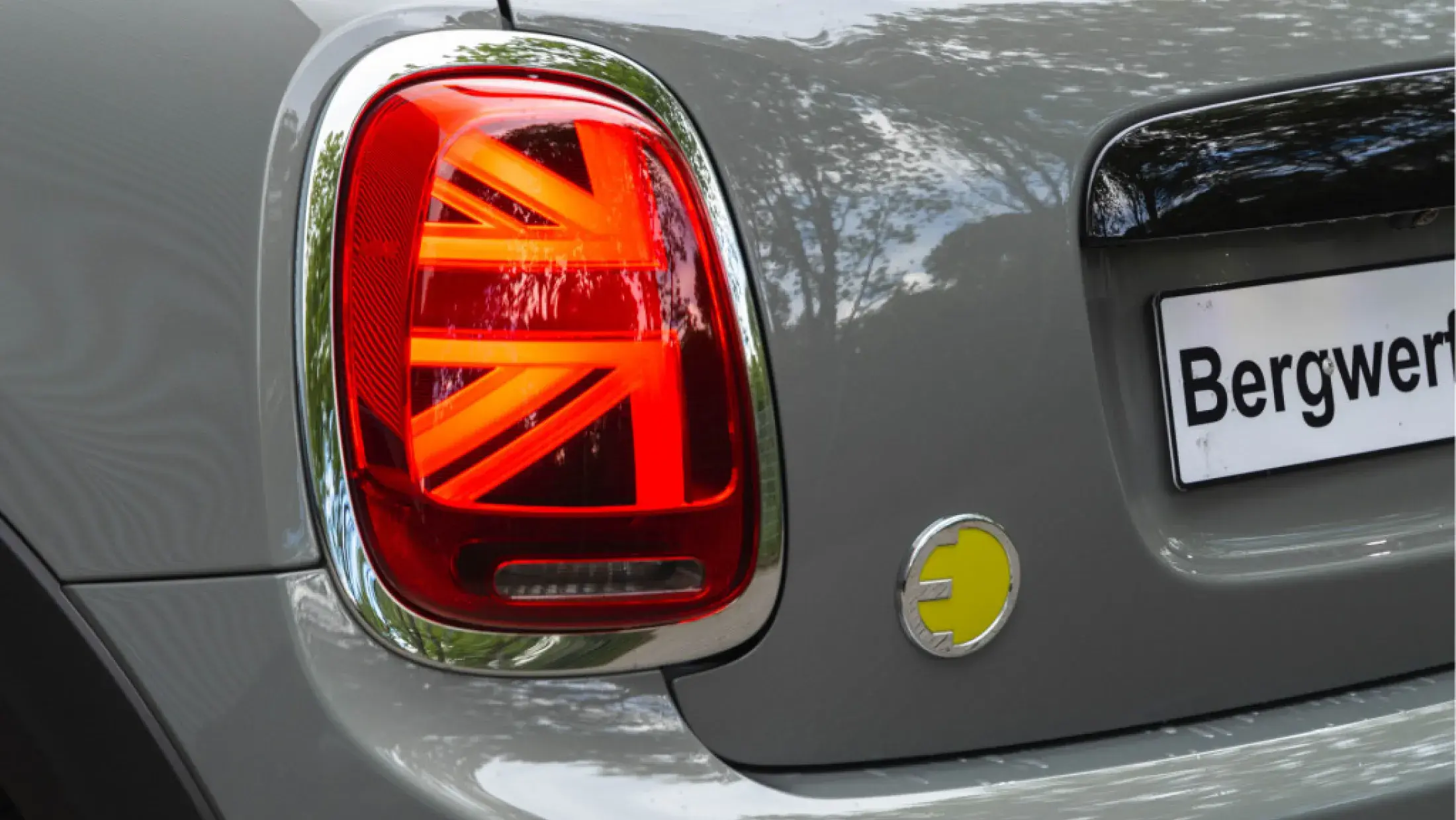 Mini Electric Yours - Facelift - Panorama - Stoel en Stuurverwarming - Head-up 9