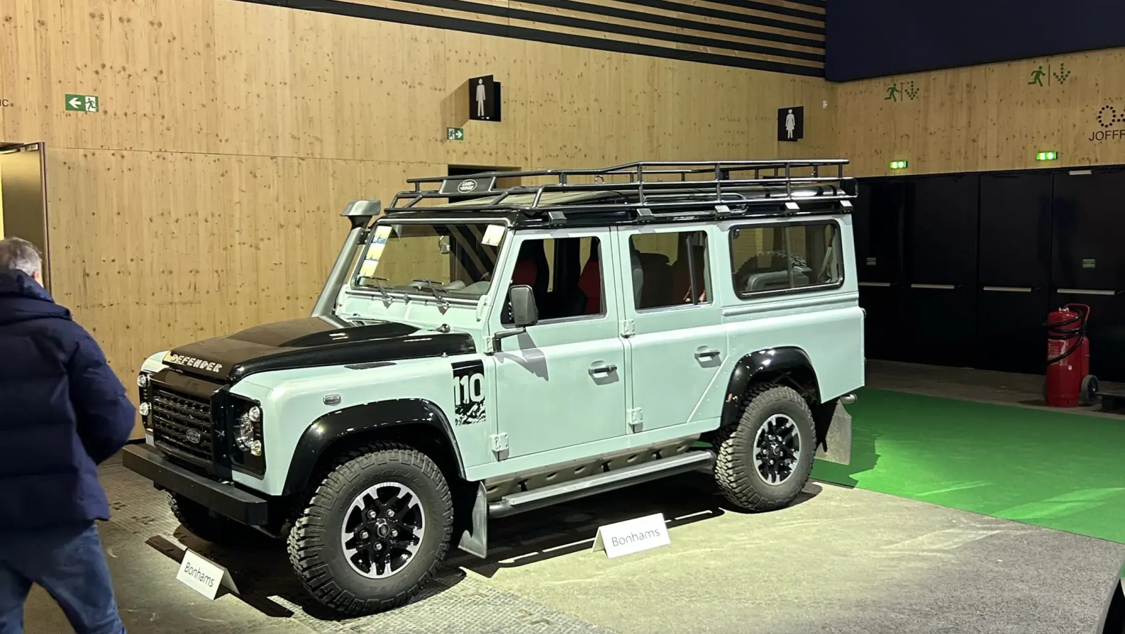 Land Rover Defender 110