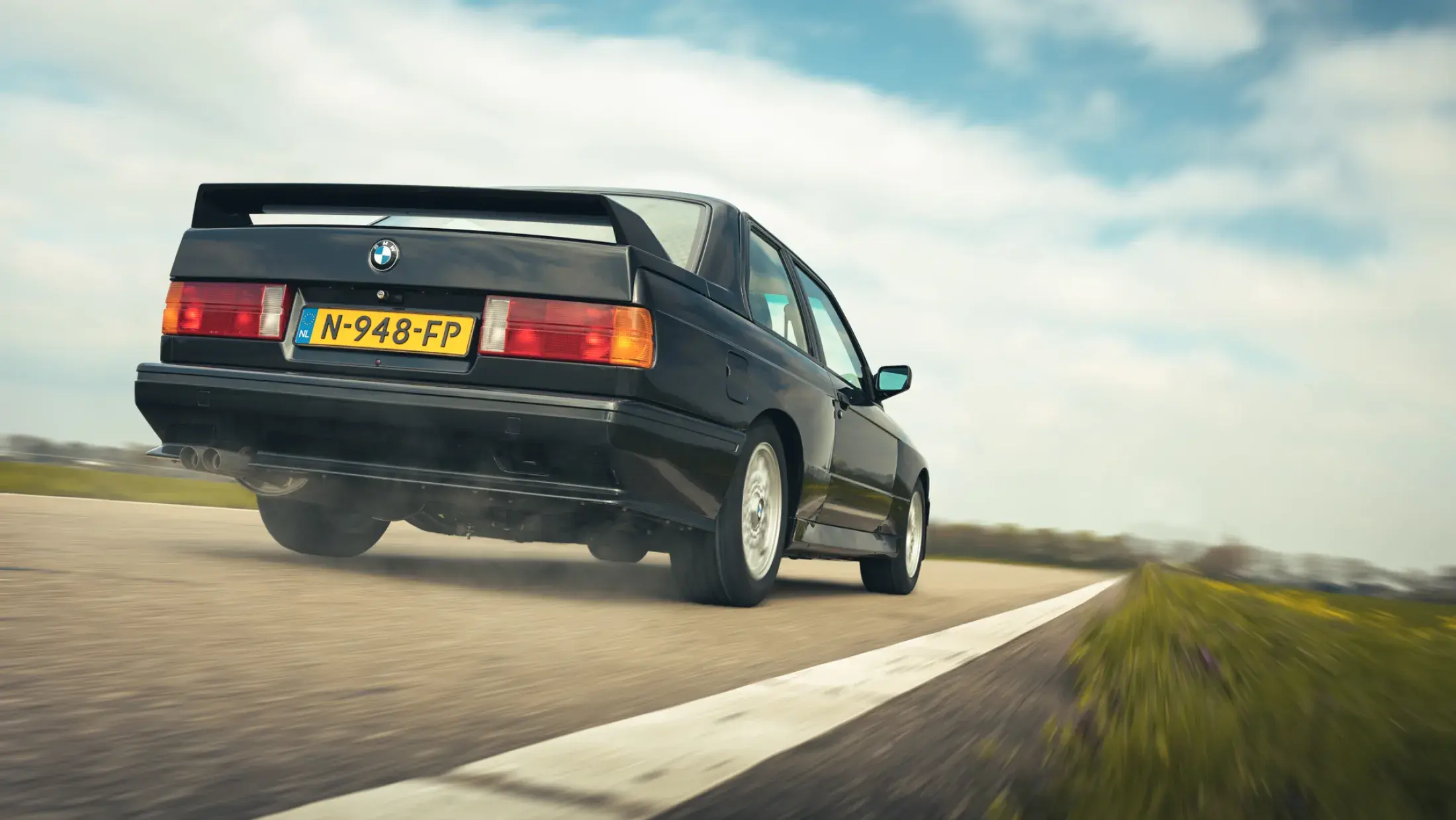 BMW E30 M3 Diamond Black Metallic Handgeschakeld first hand 1988 low mileage