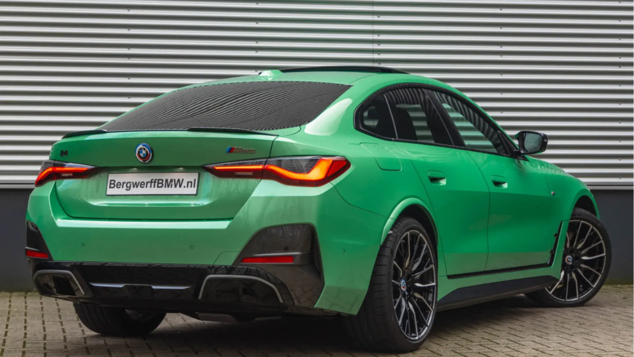 BMW i4 M50 Individual Special Request Lakkleur Fame Green Metallic G26 Gran Coupe