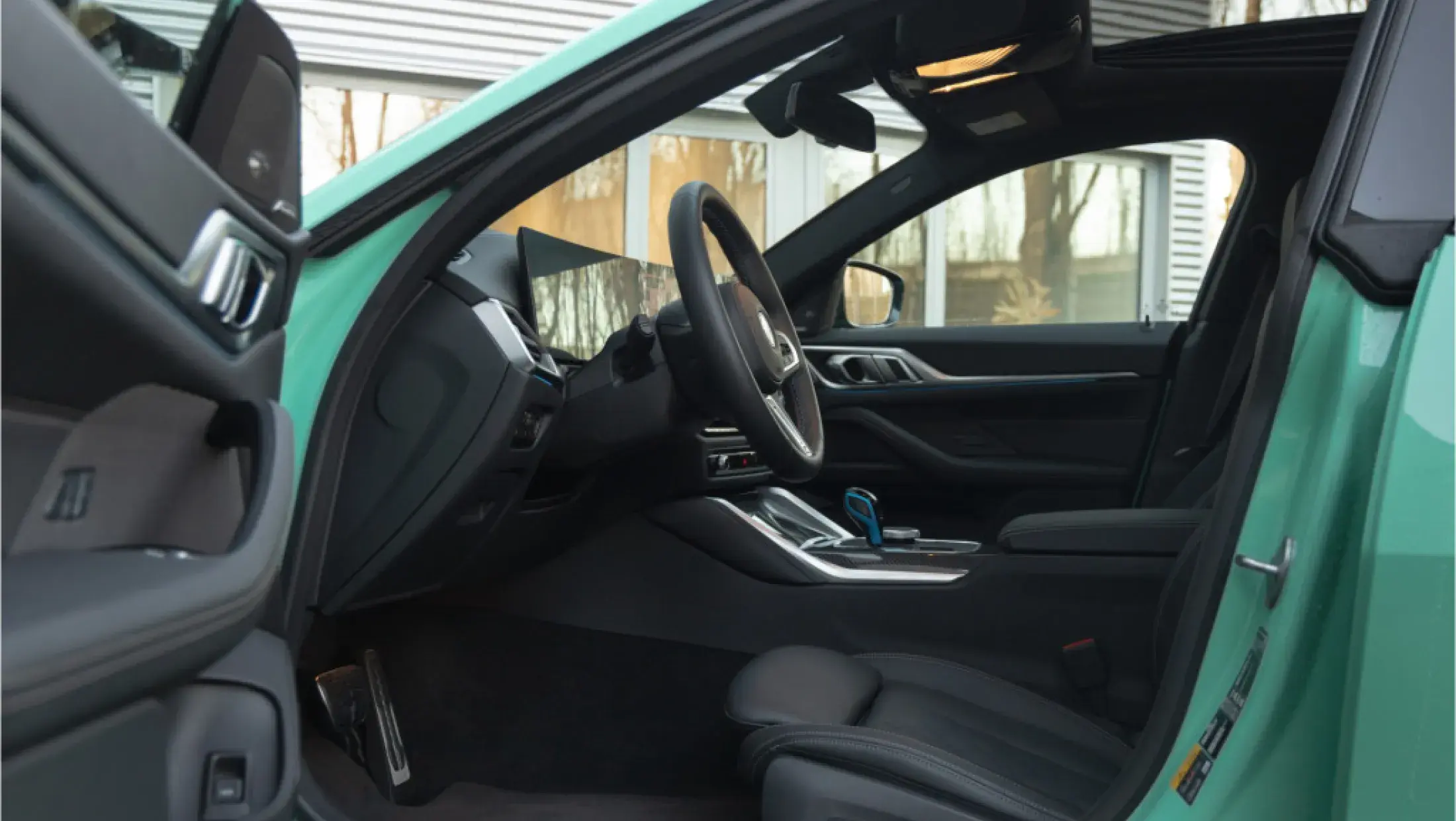 BMW i4 M50 BMW Individual Special Request Mint Green BMW Individual Volllederausstattung Schwarz G26