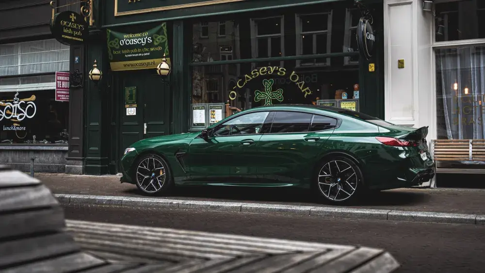 St. Patrick's Day vieren met een BMW M8 Gran Coupé Competition!