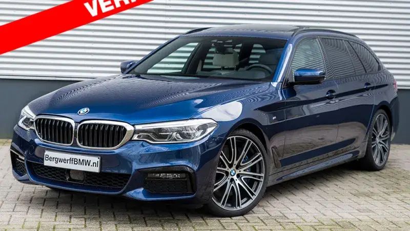 BMW 540i Touring xDrive G31 Mediterran Blauw Elfenbeinwei Bergwerff