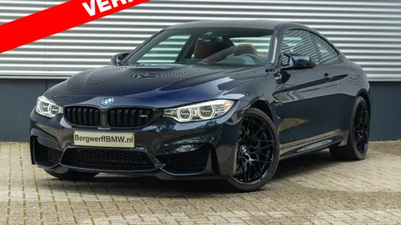 BMW M4 Coupe Individual Azurite Black Metallic uitgebreid lederen bekleding Amarobraun F32