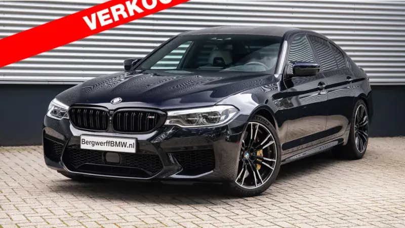 BMW M5 Sedan Carbon Brakes Akrapovic Volleder Merino Silverstone II Azuritschwarz F90 Bergwerff