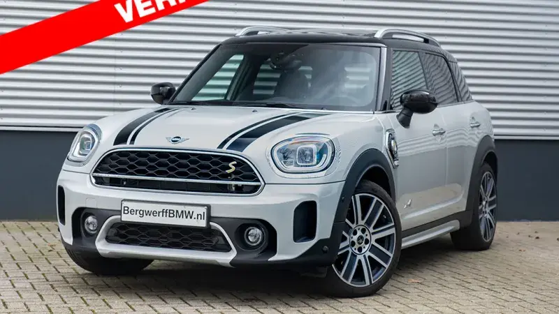 MINI Countryman SE Facelift F60 White silver MINI Yours leer lounge carbon Black ALL4 bergwerff