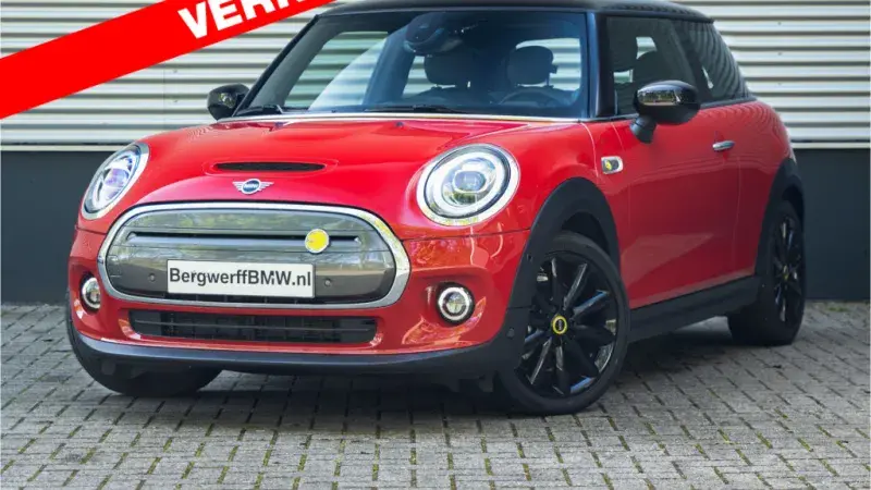 MINI Electric Yours Chili red Yours leer lounge carbon black F57 Cooper SE Bergwerff