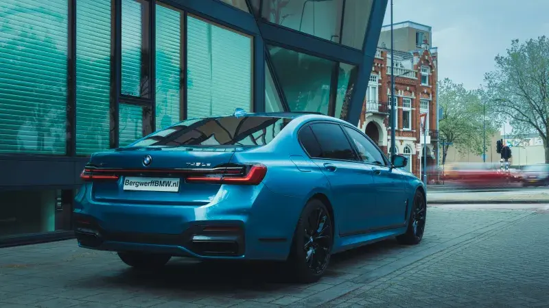 BMW 745e Individual Maldives Blue Metallic