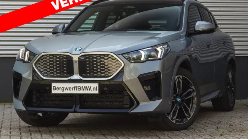 BMW iX2 xDrive30 elektrisch rijden